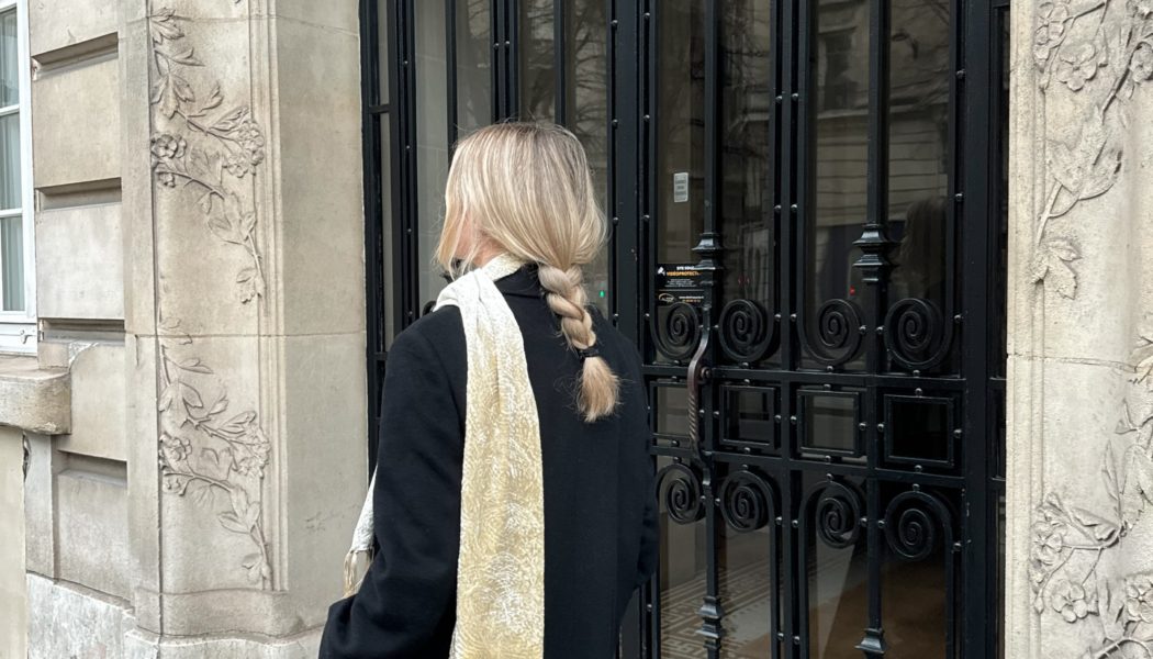 If You Consider Yourself a Minimalist Dresser, You Need to Know About These 6 Spring Microtrends