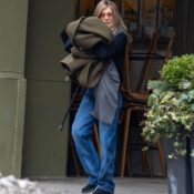 Not Stovepipes, Not Skinny—Jennifer Aniston Just Wore the Denim Trend That Looks Best With Heeled Boots