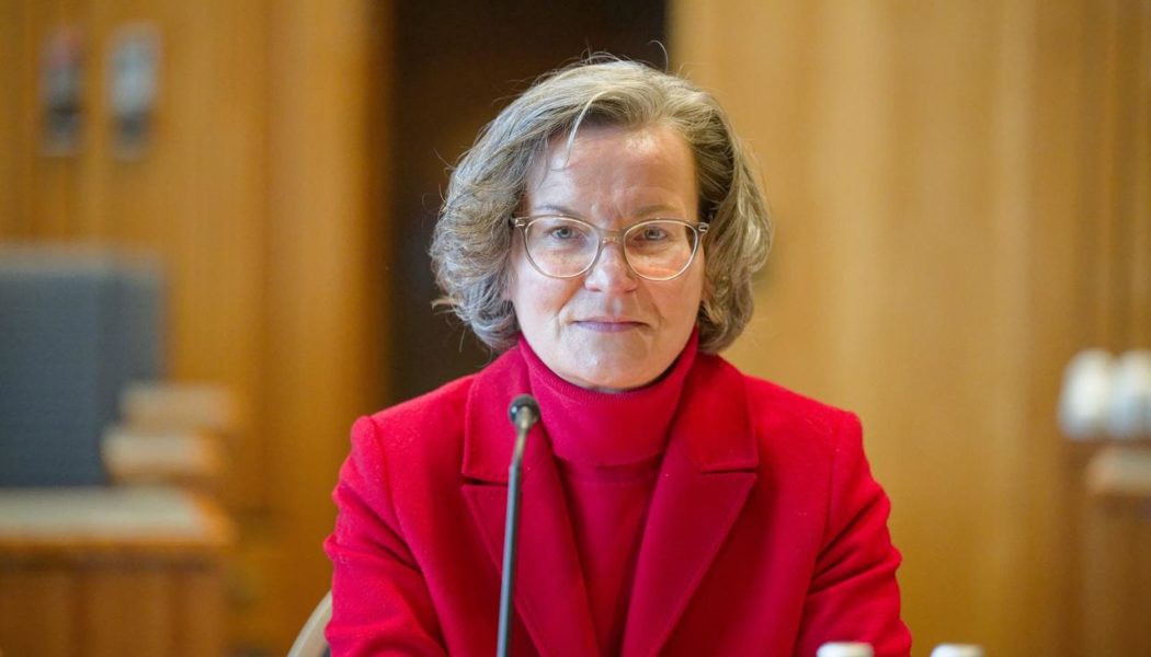 Teilzeit und Lifestyle: Scharrenbach setzt Giesinger-Song gegen Lifestyle-Debatte