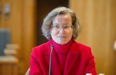 Teilzeit und Lifestyle: Scharrenbach setzt Giesinger-Song gegen Lifestyle-Debatte