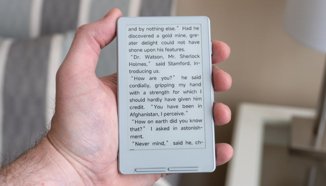 This tiny pocket-friendly e-reader is packed with frustration and potential