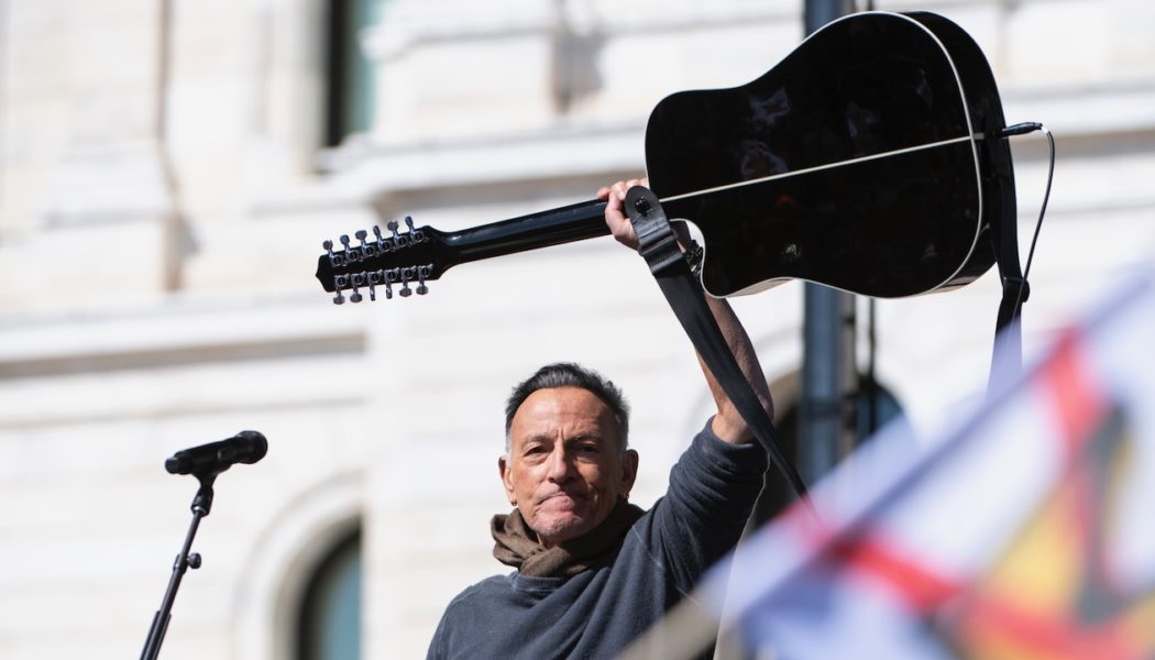Bruce Springsteen Appears at Minneapolis No Kings Protest: "You Gave Us Courage"