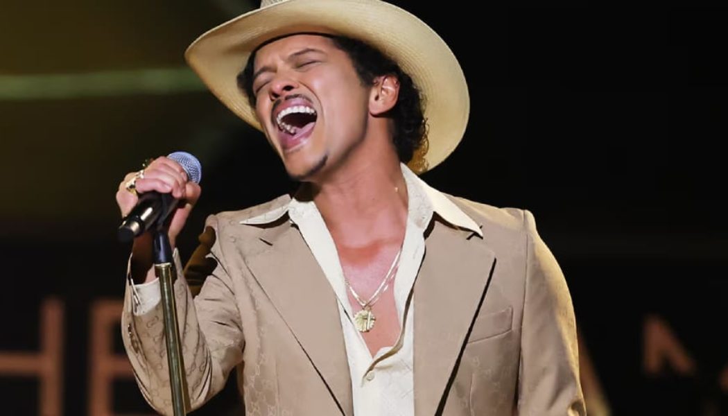 Bruno Mars Earns Second No. 1 Album With ‘The Romantic’