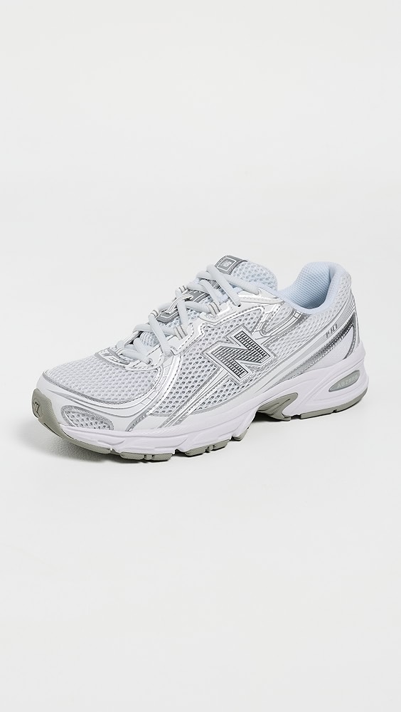 New Balance 740 Sneakers