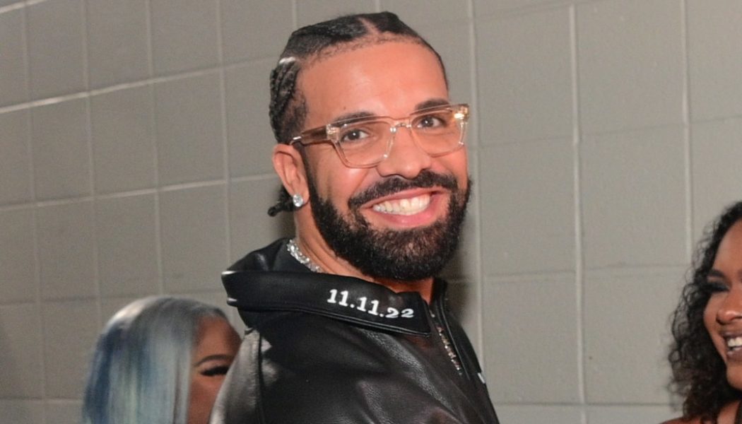 Drake Was Often Excluded From Lil Wayne’s Tour Bus For Not Fitting In, Says ‘The Carter’ Director