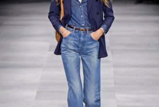 I'm Parisian—These Are the Flared Jeans I’m Currently Obsessed With