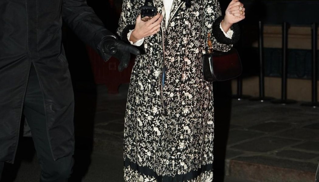 It’s Already Summer in Alexa Chung’s Wardrobe—These are the Chic Sandals She’s Wearing With Jeans