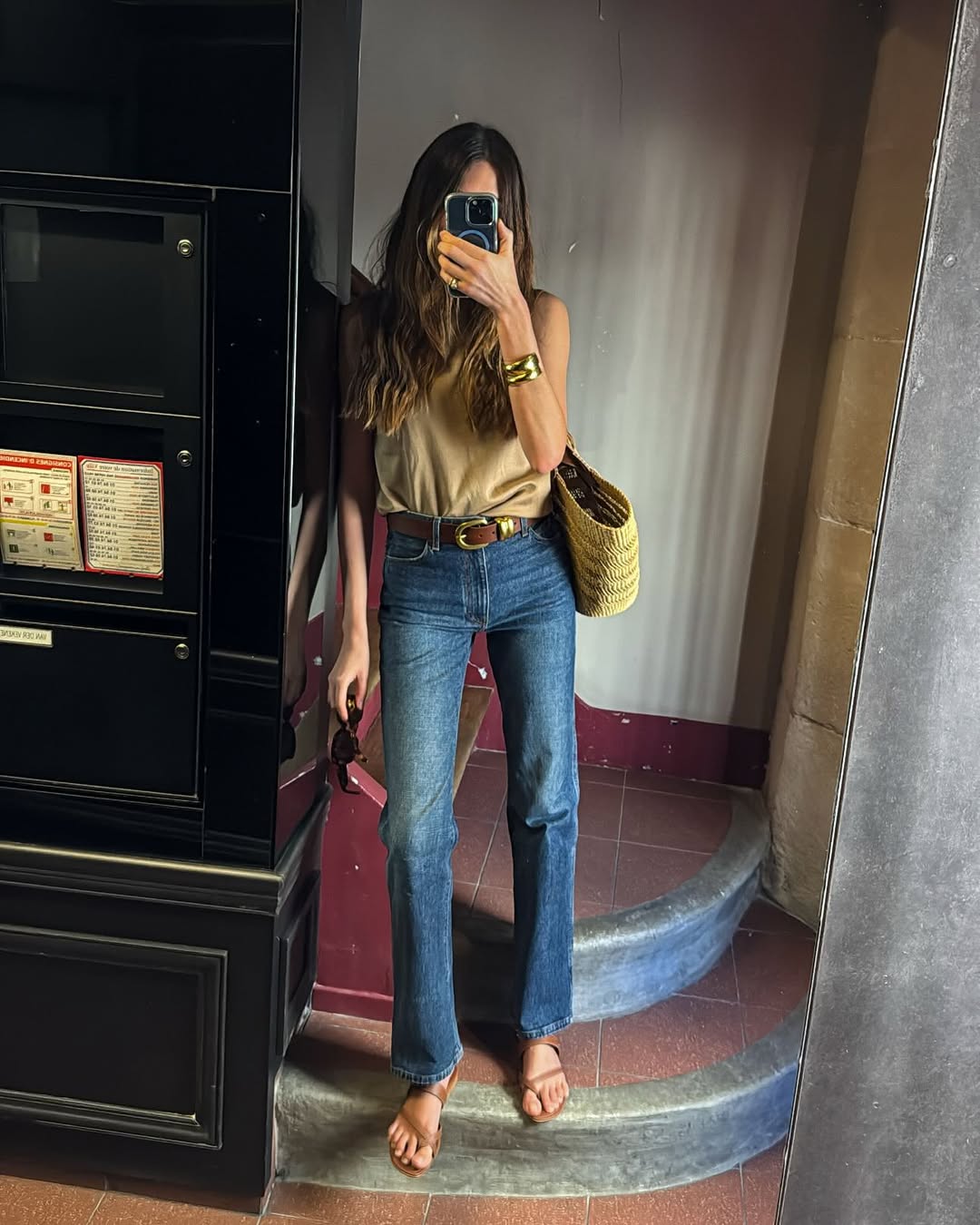 Blue jeans and sandal colours 5