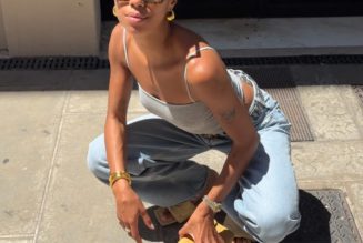 I've Done the Research—These Are the *Exact* Sandal Colours That Look Best With Blue Jeans