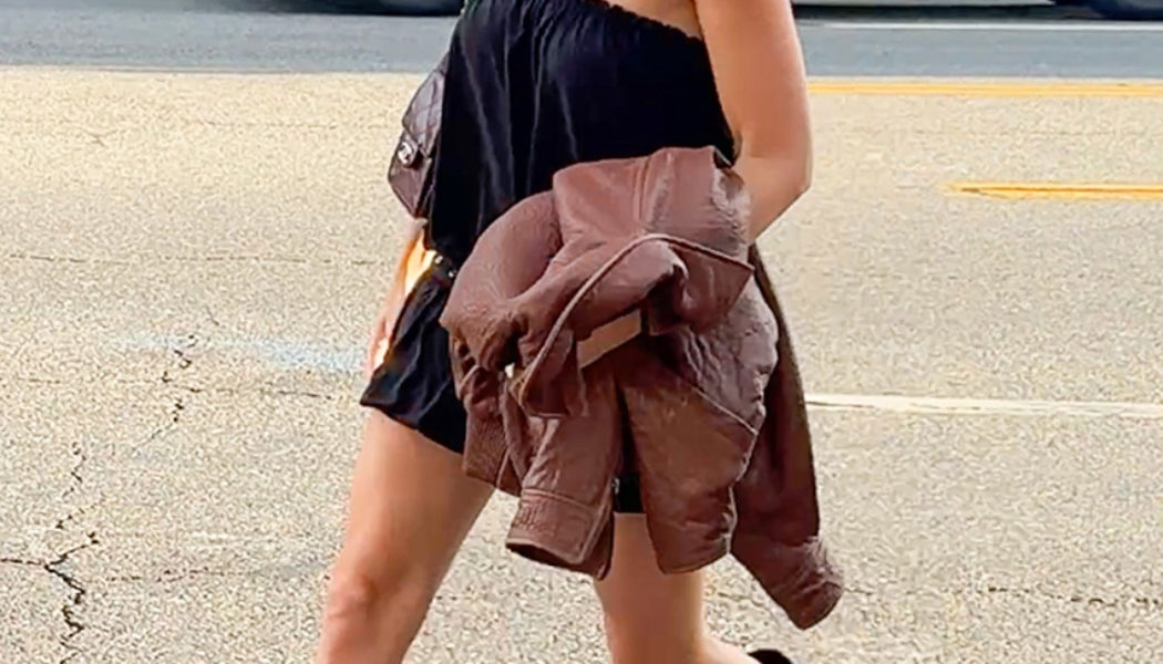 Margot Robbie Just Wore the Game-Day Outfit Every College Student Loves