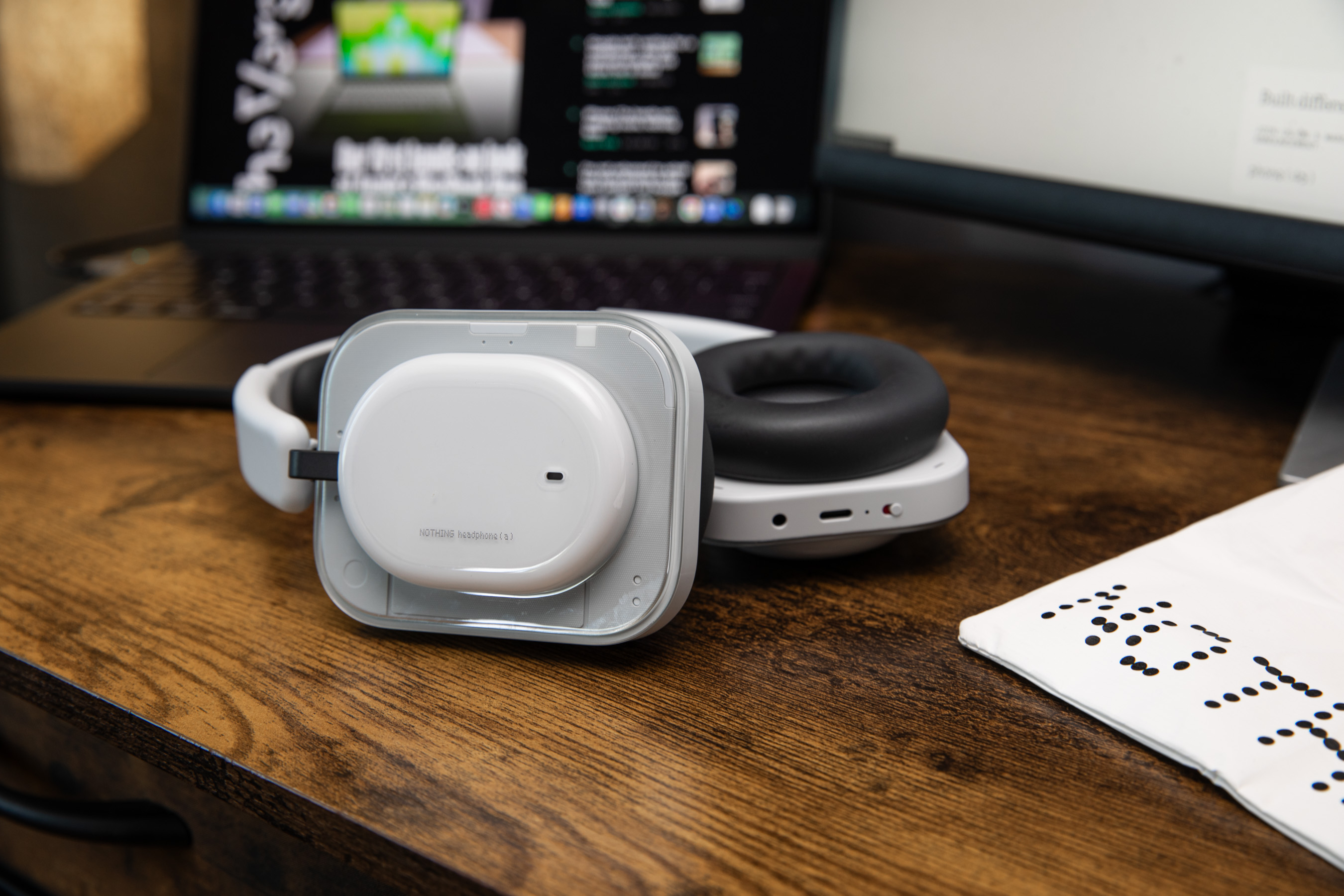 268383_Nothing_Headphones_JHiggins_0004