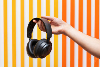SteelSeries’ feature-packed Nova Pro Wireless headset is $80 off