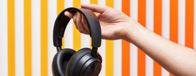 SteelSeries’ feature-packed Nova Pro Wireless headset is $80 off