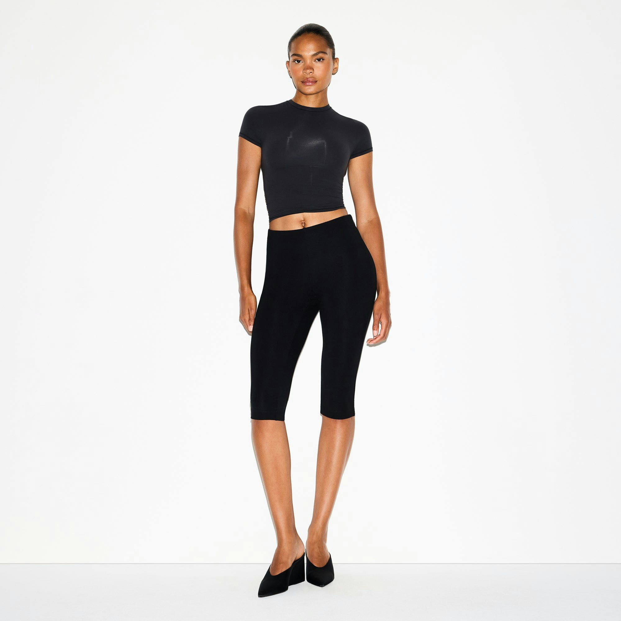 The Essential Collection High-Waisted Capri | Obsidian | Xxs