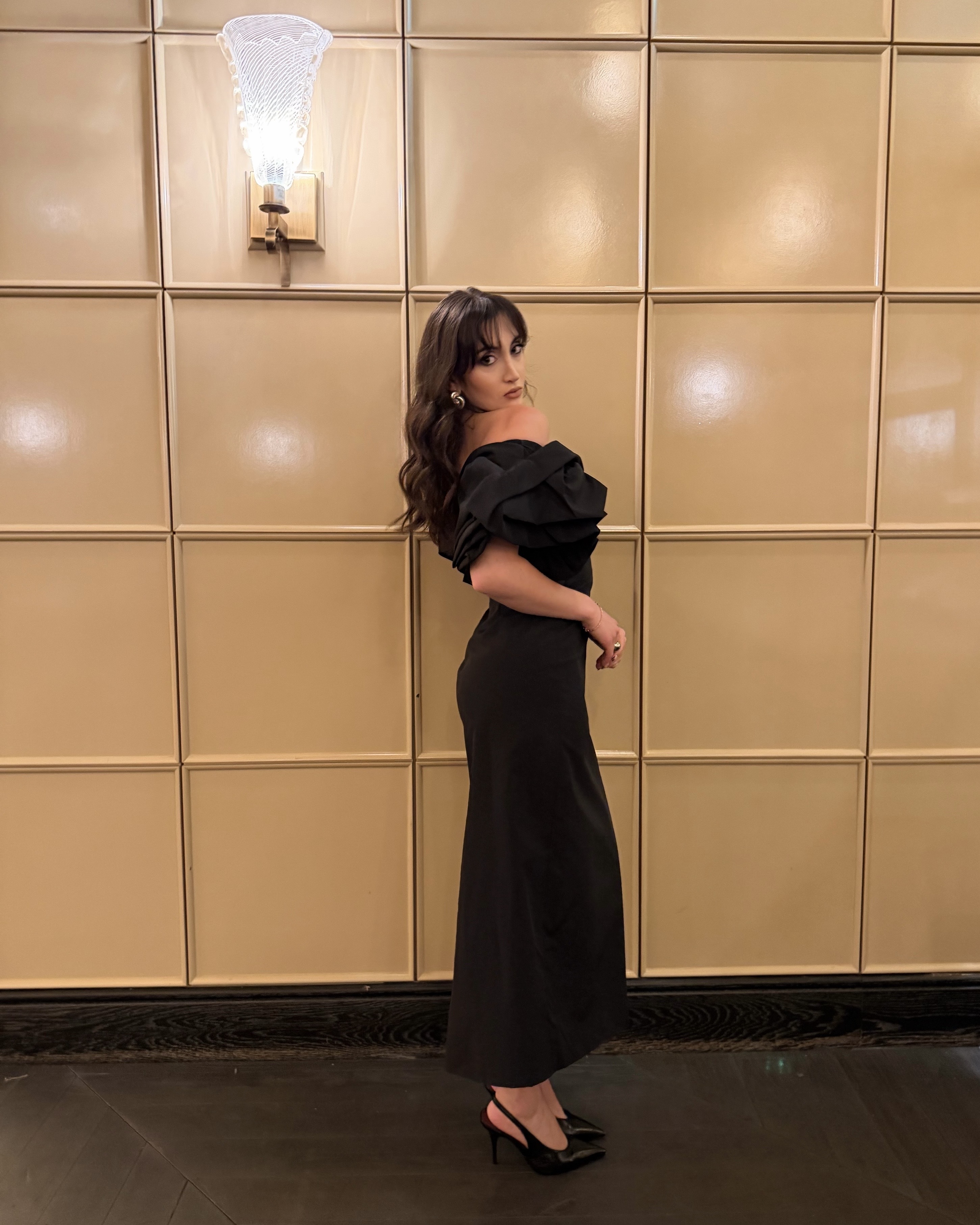 An image of WWW associate beauty editor Alyssa Brascia before the 2026 Grammys.