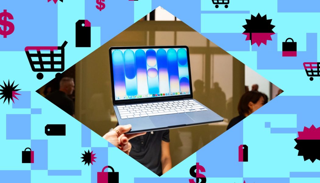 Time’s running out to get a free gift card when you preorder a new MacBook