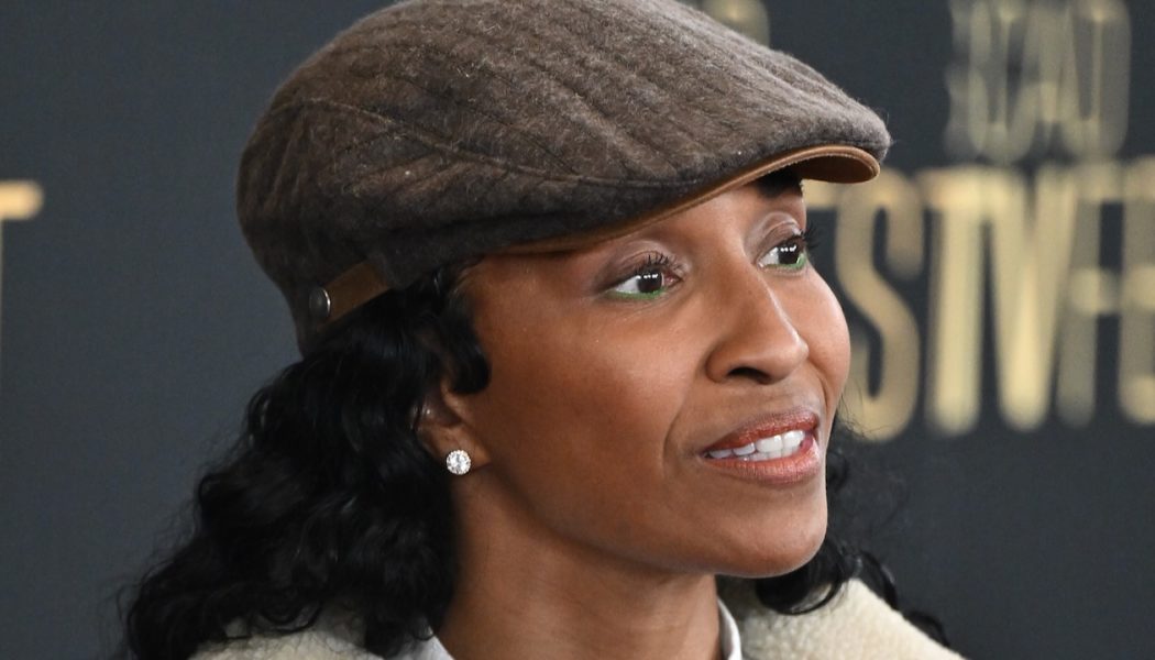 TLC's Chilli Says She's "Not MAGA," Meant to Donate to Veterans Instead of Trump