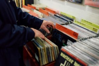 Vinyl LP Sales Surpass $1 Billion USD in 2025 for the First Time Since 1983
