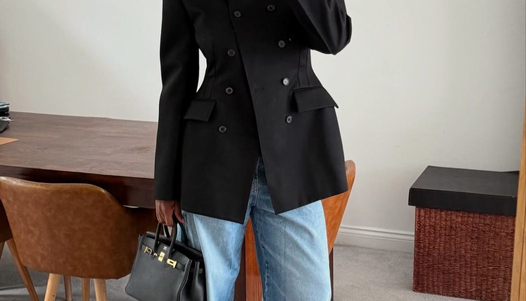 5 Chic Sandal and Barrel-Leg Jeans Pairings You Can Wear All Summer