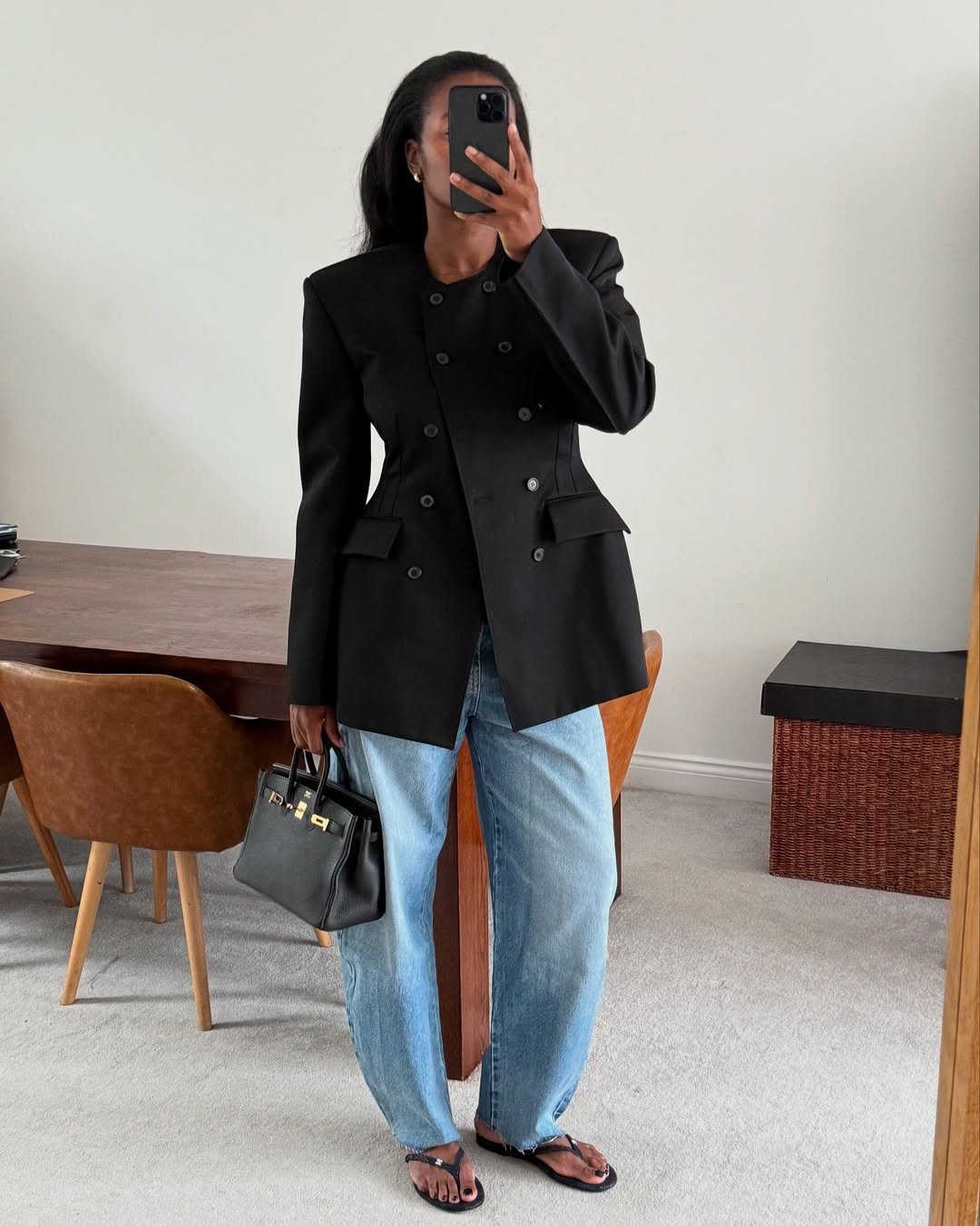 Marilyn in flip-flops and barrel jeans