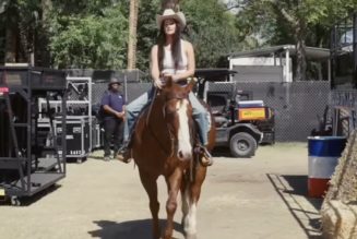 All Hail Kacey Musgraves and Her Horse-Riding, George Strait-Covering, New Music Premiering Coachella Set