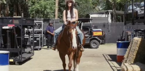 All Hail Kacey Musgraves and Her Horse-Riding, George Strait-Covering, New Music Premiering Coachella Set