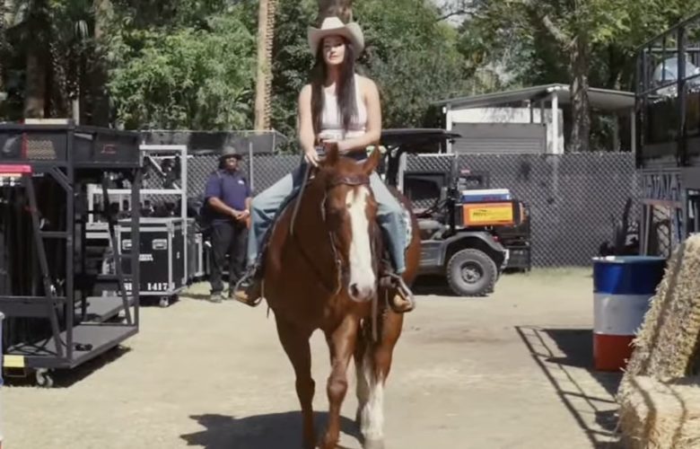 All Hail Kacey Musgraves and Her Horse-Riding, George Strait-Covering, New Music Premiering Coachella Set