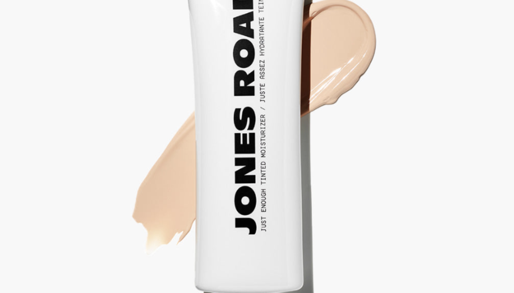 Beauty Insiders With Mature Skin Are Ditching Heavy Foundations for These 8 Tinted Moisturizers