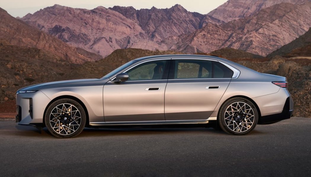 BMW's Latest 7-Series Is a "Neue Klasse" of Luxury