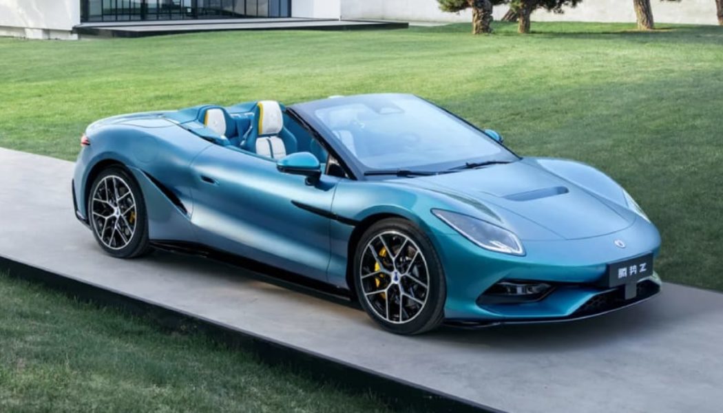 BYD's Denza Unveiled a Convertible With Over 1,000 HP