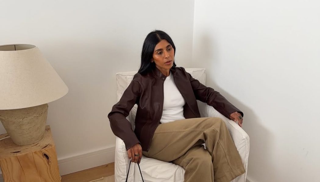 Coloured Jeans Outfit Ideas