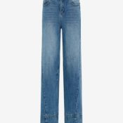 Every Minimalist's Spring Capsule Wardrobe Includes These 48 Elegant Staples