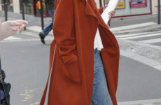 Fashion People in Paris Are Wearing This "Dated" Shoe Trend With Barrel-Leg Jeans