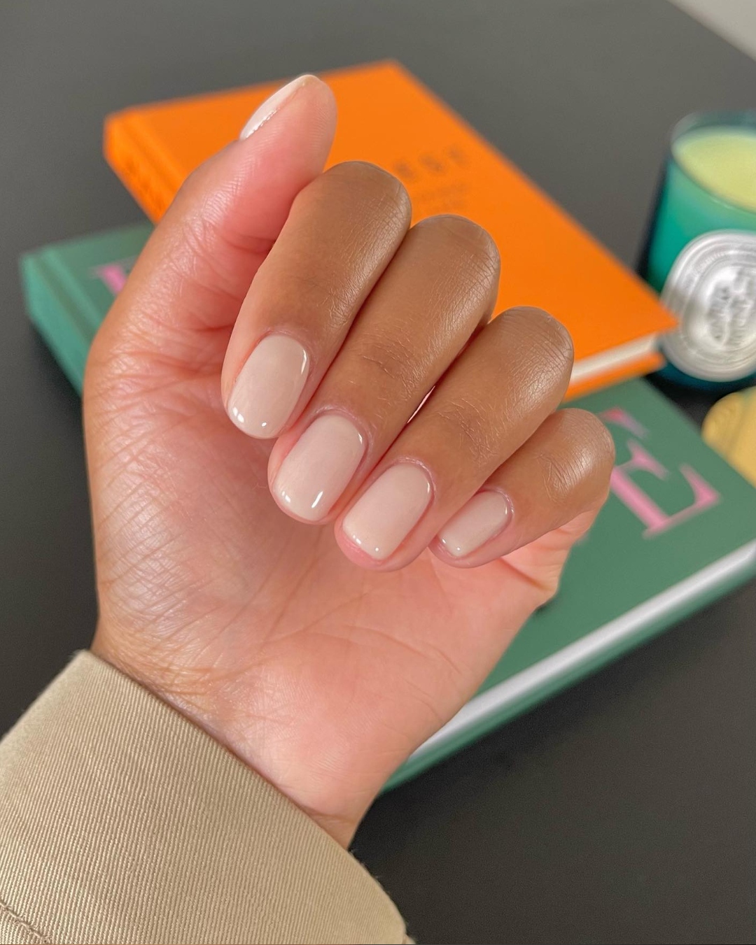 A chantilly cream manicure by Julia Diogo