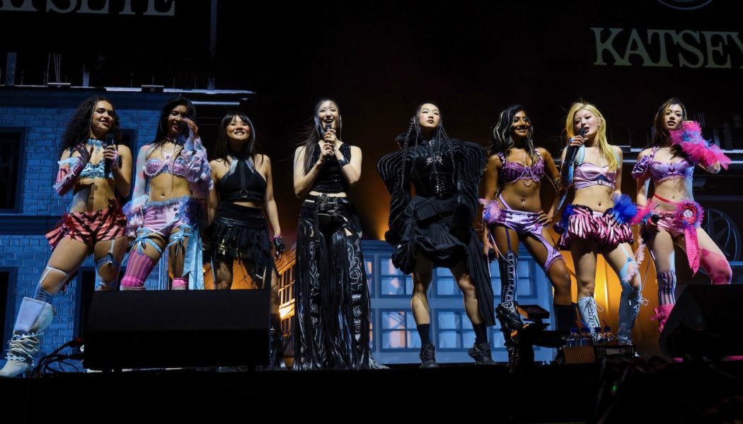 HUNTR/X Perform "Golden" with KATSEYE at Coachella