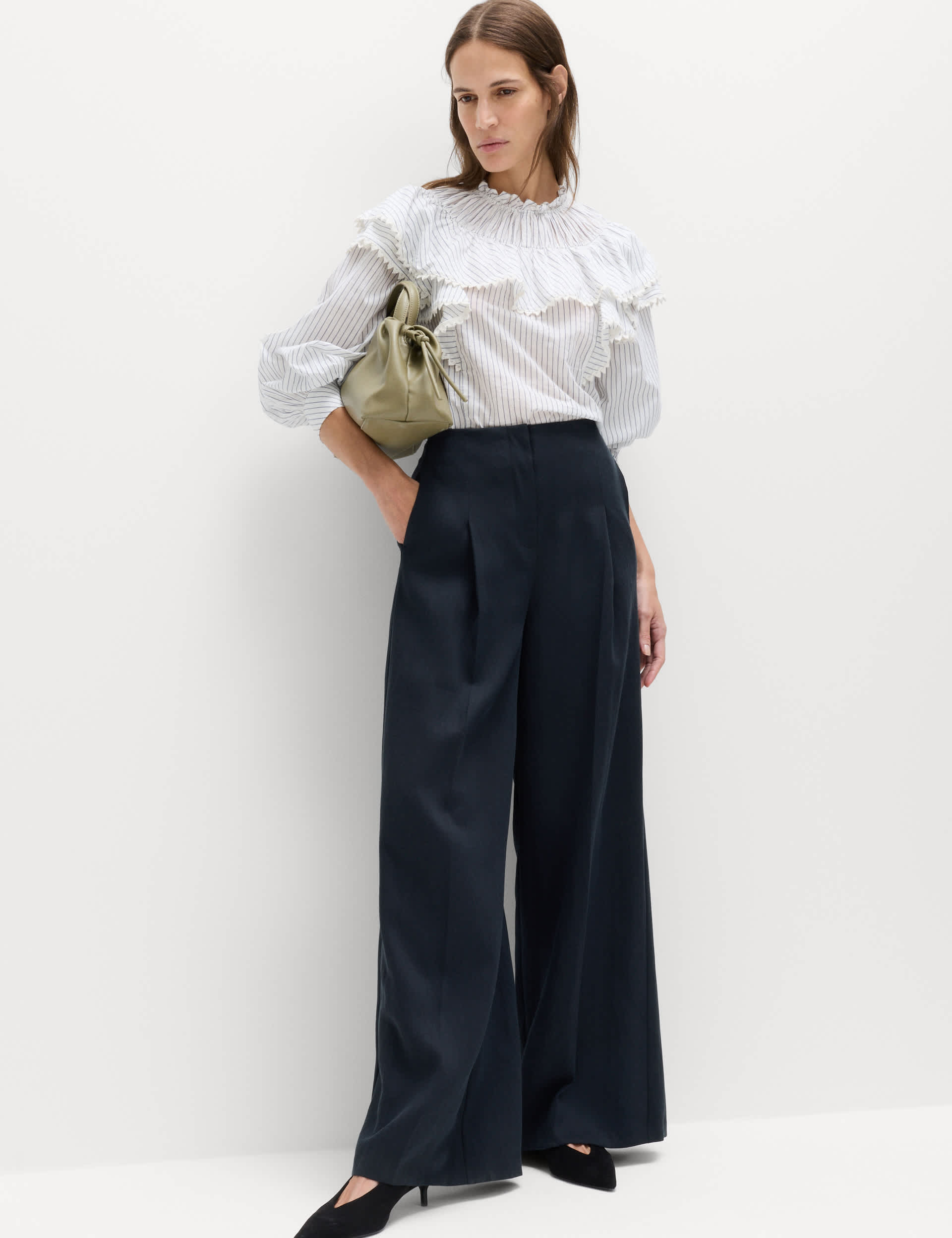 Single Pleat Wide Leg Trousers With Linen