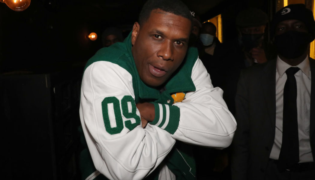 Jay Electronica Barks On Booing Fans, Hops Into The Crowd For The Fade