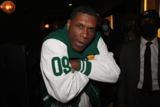 Jay Electronica Barks On Booing Fans, Hops Into The Crowd For The Fade