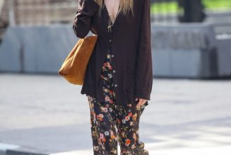 JLaw Just Styled The Row’s Viral Flip Flops With the Anti-Jeans Trend I Never Expected Her to Wear