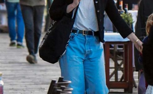 Keira Knightley Wore the #1 Shoes to Blend in With Italian Girls in Venice