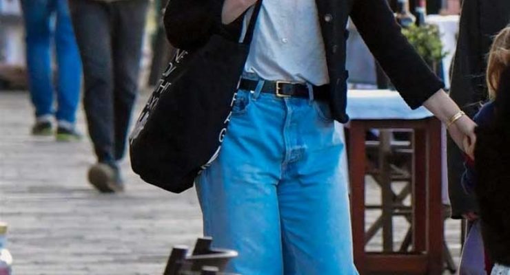 Keira Knightley Wore the #1 Shoes to Blend in With Italian Girls in Venice
