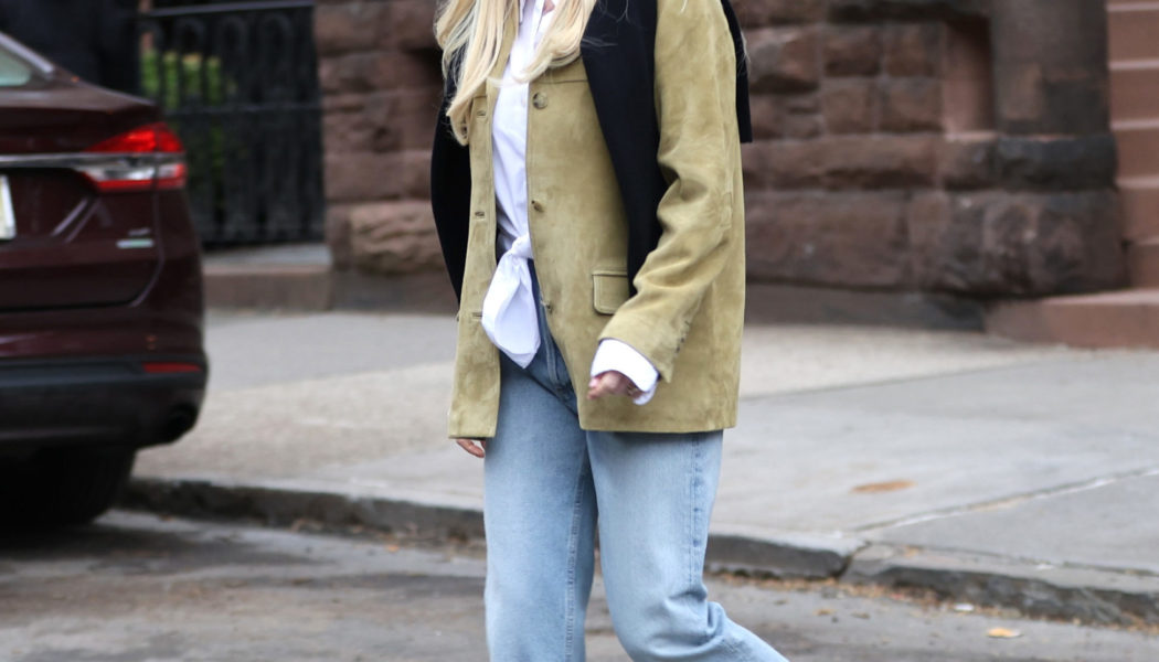 Light-Wash Jeans Are So Back—These Are the Anti-Trend Shoes They Look Best With