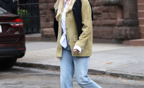 Light-Wash Jeans Are So Back—These Are the Anti-Trend Shoes They Look Best With