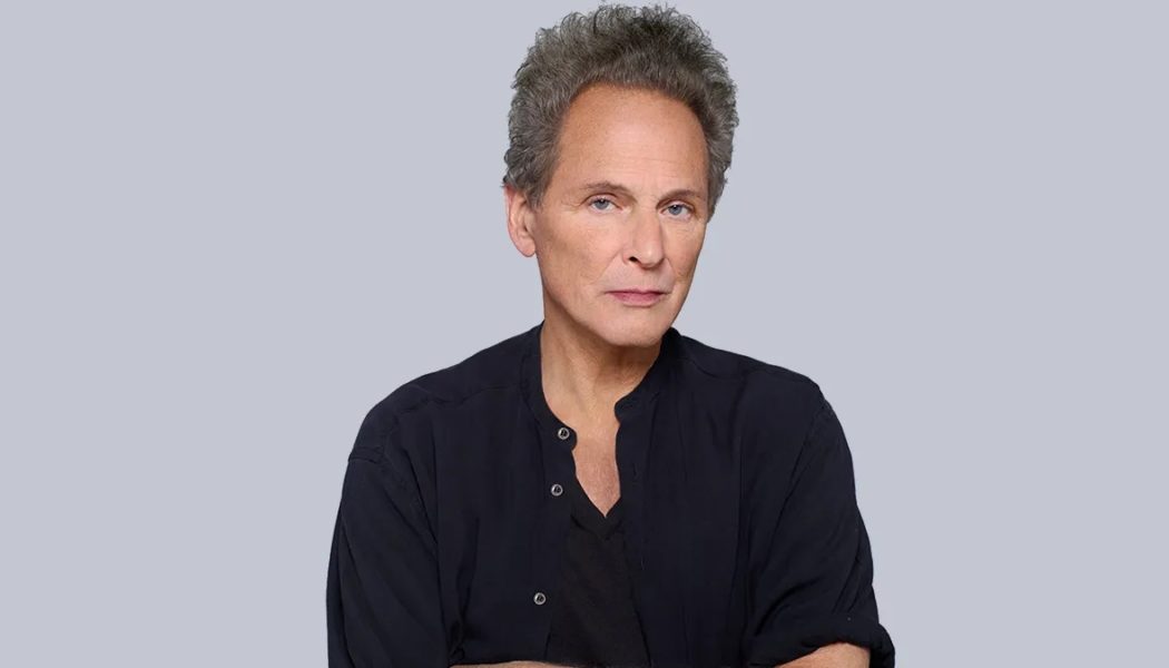 Lindsey Buckingham Attacked by Stalking Suspect in Santa Monica