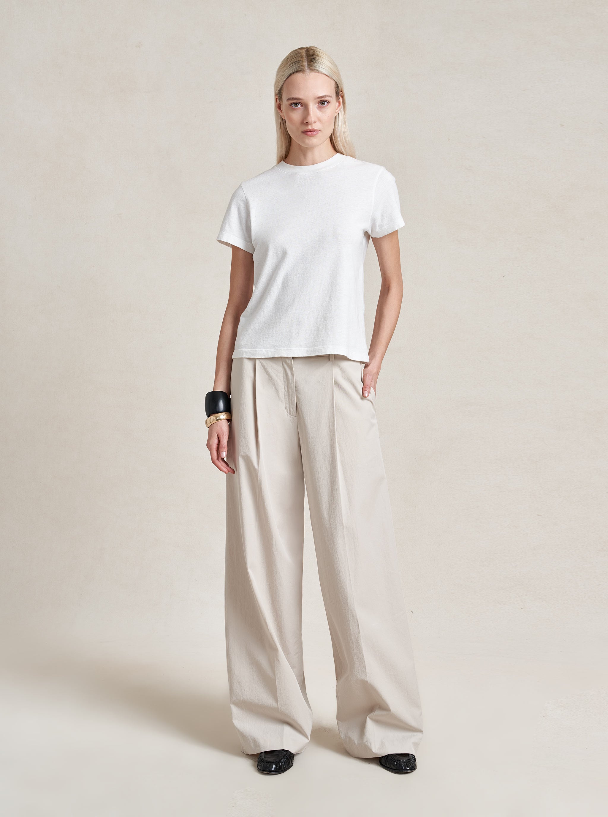 The Perfect Trouser 00 in Sand