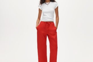 My Mom Only Wears Black—5 J.Crew Trends to Convince Her to Wear Color