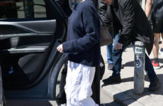 Not Jeans—Jennifer Lawrence Wore Flats With Summer's Chicest Pant Trend