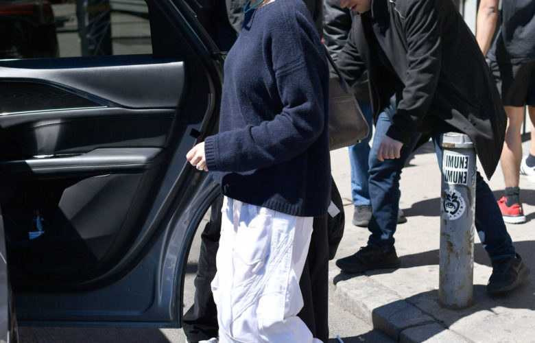 Not Jeans—Jennifer Lawrence Wore Flats With Summer's Chicest Pant Trend