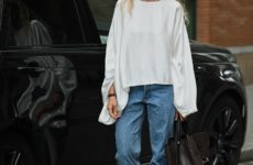 The Five Accessory Trends French Women are Really Wearing in Spring 2026