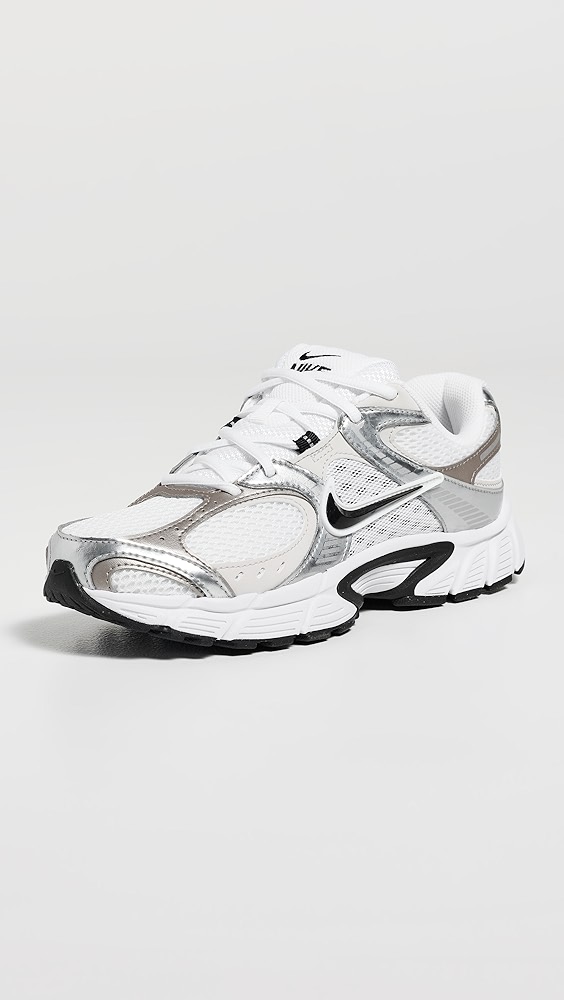 Nike V5 Rnr Sneakers